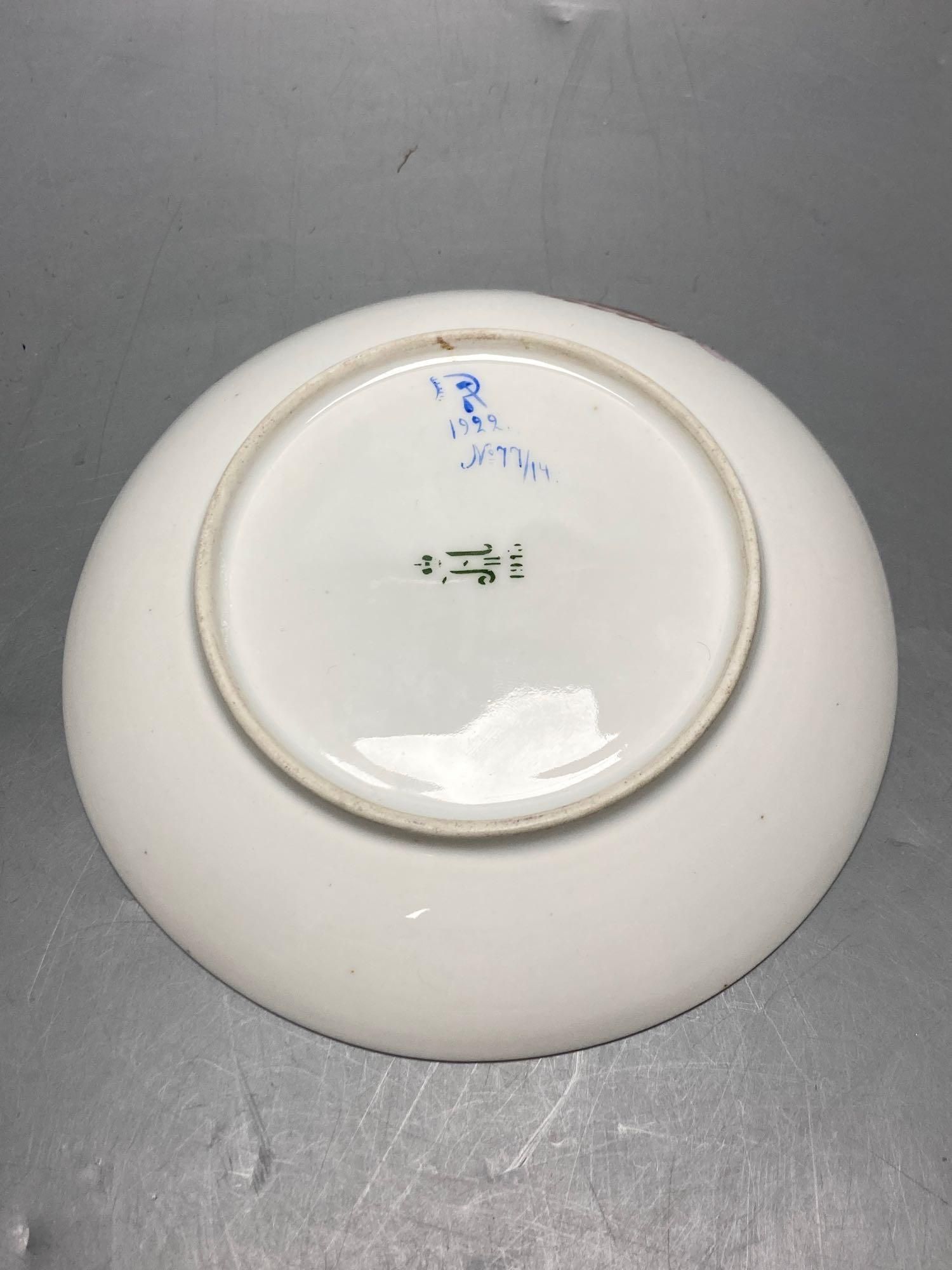 A pair of Soviet Union porcelain dishes dated 1922, 13.5cm